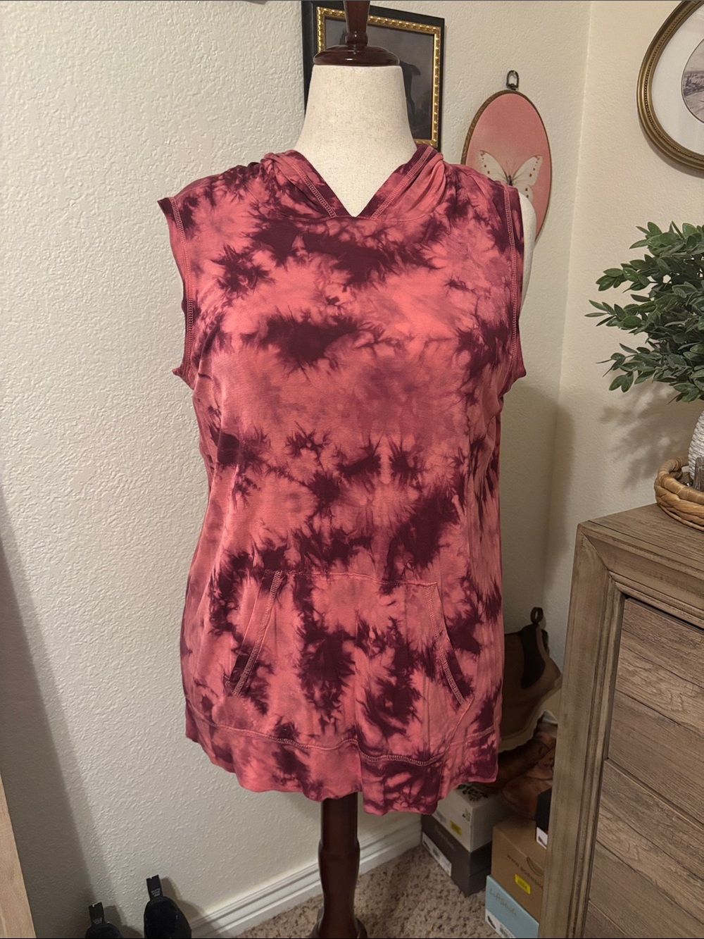 LIVI Active Sleeveless Tie-Dye Hooded Tank Top - Pink/Burgundy- Size 18/20